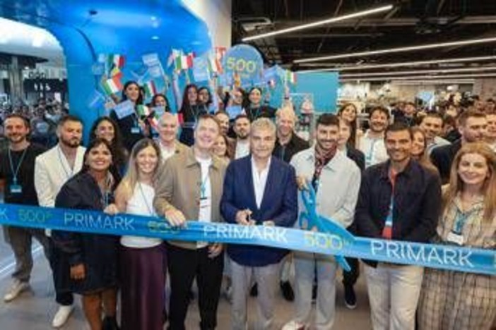 Primark, inaugurato a Pompei 500° negozio: investiti 8 mln di euro e creati 150 nuovi posti di lavoro