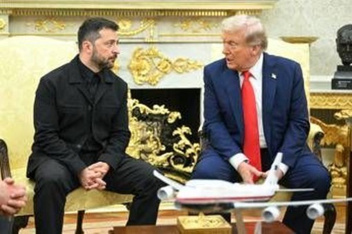 Zelensky con vestito 'normale' alla Casa Bianca, Trump: &quot;Stai benissimo&quot;