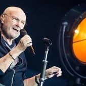 "L'alcol mi ha quasi ucciso". Phil Collins racconta il ricovero e la rinascita