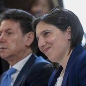 Campo largo, Conte risponde a Schlein: "Si va alle primarie, non c'è alternativa" Campo largo, Conte risponde a Schlein: "Si va alle primarie, non c'è alternativa"