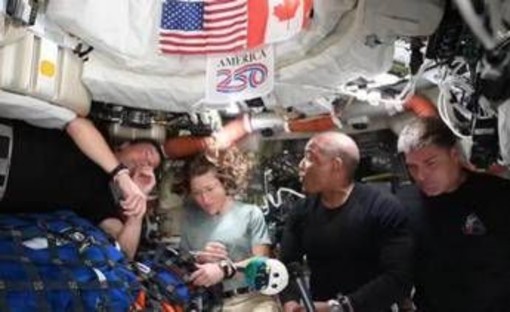 Artemis II, guasto a bordo: "Houston, abbiamo un problema... con il wc" Artemis II, guasto a bordo: "Houston, abbiamo un problema... con il wc"