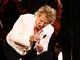 Rod Stewart, malore nel concerto e maschera per l'ossigeno sul palco Rod Stewart, malore nel concerto e maschera per l'ossigeno sul palco