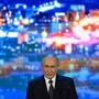 Ucraina, Ue adotta nuove sanzioni su Russia. 007 Gb: &quot;Pace? Putin ci prende in giro&quot;