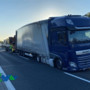 A4, tir perde bobine metalliche: 20 km di coda in autostrada