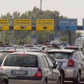 Tutti in viaggio, primo weekend da bollino nero: oltre 26 milioni di auto sulle strade Tutti in viaggio, primo weekend da bollino nero: oltre 26 milioni di auto sulle strade