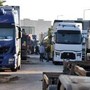 Protesta autotrasportatori, blocchi sospesi in Calabria e Sicilia: oggi il decreto del governo