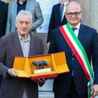 Robert De Niro premiato con la Lupa Capitolina a Roma: "Le mie radici rendono il premio più speciale" Robert De Niro premiato con la Lupa Capitolina a Roma: "Le mie radici rendono il premio più speciale"