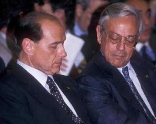 Previti ricorda Berlusconi: "Silvio era il più grande e ha lasciato vuoto immenso, è stato superiore agli attacchi" Previti ricorda Berlusconi: "Silvio era il più grande e ha lasciato vuoto immenso, è stato superiore agli attacchi"