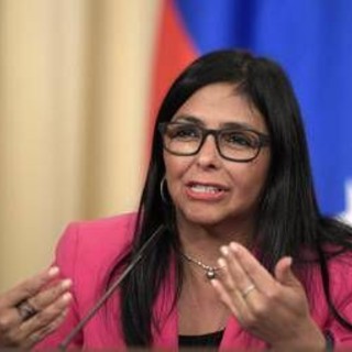 Delcy Rodriguez, chi è la 'tigre' vice di Maduro ora alla guida del Venezuela ad interim Delcy Rodriguez, chi è la 'tigre' vice di Maduro ora alla guida del Venezuela ad interim