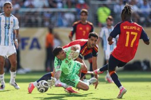 Spagna-Inghilterra, gol annullato a Nico Williams e proteste in finale Mondiali Spagna-Inghilterra, gol annullato a Nico Williams e proteste in finale Mondiali