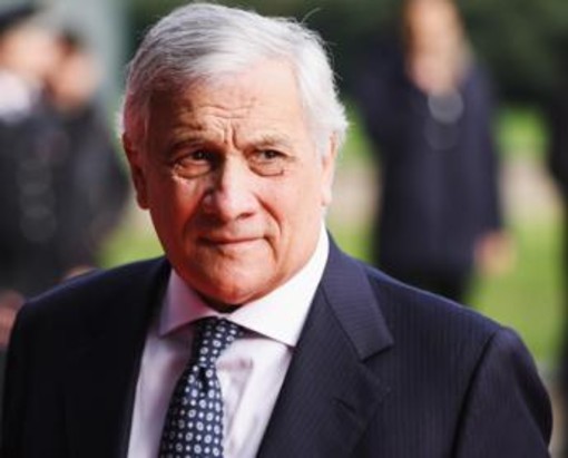 Villa Taverna, ricevimento Usa per 250 anni dell'Indipendenza. Tajani: "Amicizia tra Italia e Stati Uniti più forte di ogni polemica" Villa Taverna, ricevimento Usa per 250 anni dell'Indipendenza. Tajani: "Amicizia tra Italia e Stati Uniti più forte di ogni polemica"