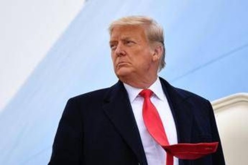 Lettera oscena a Epstein, Wsj: disegno di donna nuda e firma di Trump al posto dei peli pubici