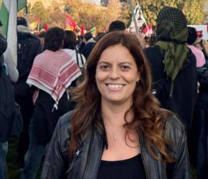 Ilaria Salis in piazza a Milano: "Il terrorismo mediatico non ci ferma" Ilaria Salis in piazza a Milano: "Il terrorismo mediatico non ci ferma"