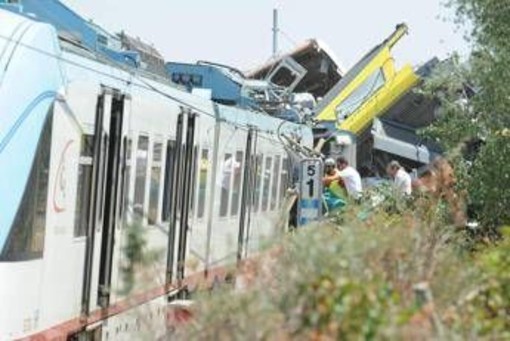 Scontro treni Andria, definitive condanne per capostazione e capotreno e assoluzioni ex dirigenti Scontro treni Andria, definitive condanne per capostazione e capotreno e assoluzioni ex dirigenti