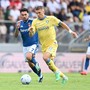 Primo ko per il Como, steso 2-0 dal Frosinone con Calò e Kvernadze