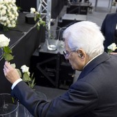 Mattarella alla cerimonia in memoria delle vittime dell’incendio di Crans-Montana