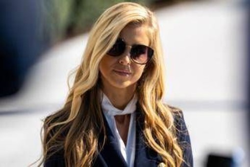 Trump, bufera sulla portavoce Katie Zacharia: non hai mai superato l’esame da avvocato Trump, bufera sulla portavoce Katie Zacharia: non hai mai superato l’esame da avvocato