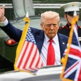 Atterraggio d'emergenza per elicottero di Trump nel Regno Unito