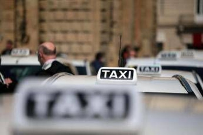Taxi, sciopero nazionale il 15 dicembre: a novembre manifestazioni in tre città Taxi, sciopero nazionale il 15 dicembre: a novembre manifestazioni in tre città