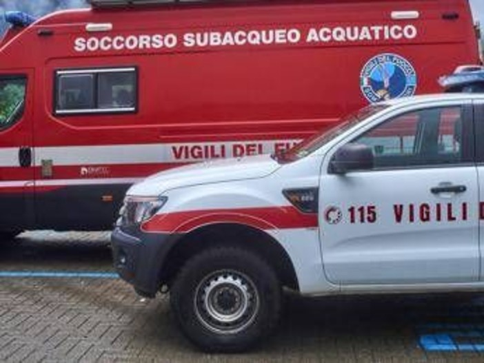 Jesolo, auto finisce nel fiume Sile: recuperato il corpo senza vita di un uomo Jesolo, auto finisce nel fiume Sile: recuperato il corpo senza vita di un uomo