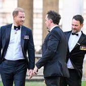 Harry fa la sua prima apparizione pubblica dopo il ritorno a Londra. Meghan non è al suo fianco Harry fa la sua prima apparizione pubblica dopo il ritorno a Londra. Meghan non è al suo fianco
