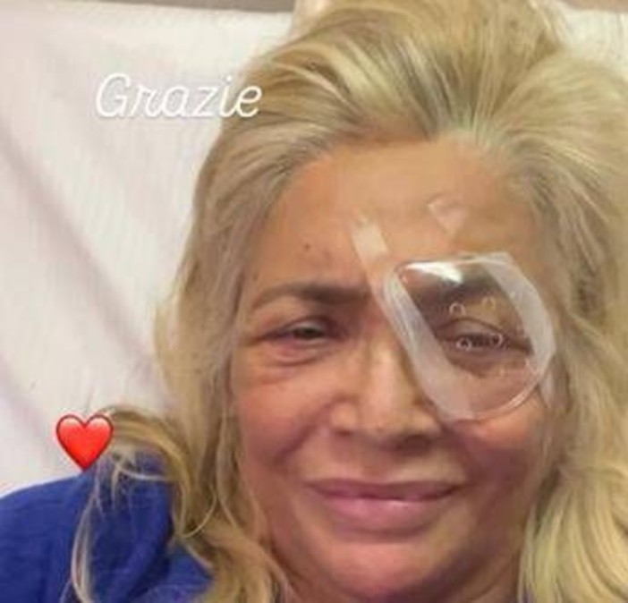 Mara Venier in ospedale e l'intervento all'occhio: "Chiudo l'anno così"