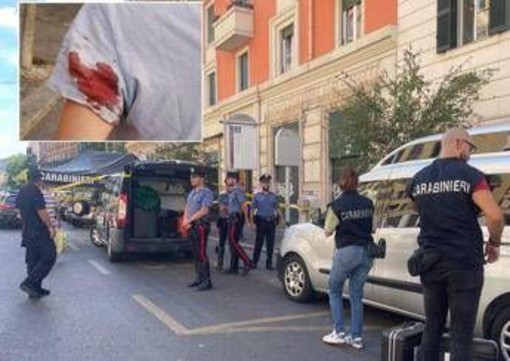Spari a Roma, donna ferita a Prati: l'arma potrebbe essere un fucile, colpi da oltre dieci metri Spari a Roma, donna ferita a Prati: l'arma potrebbe essere un fucile, colpi da oltre dieci metri