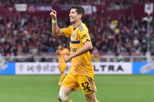 Gol e spettacolo alla Unipol Domus, Cagliari-Pisa finisce 2-2 Gol e spettacolo alla Unipol Domus, Cagliari-Pisa finisce 2-2