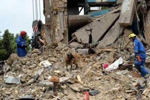 Ucraina, nuovo attacco a Kiev: droni russi contro la capitale, un 14enne tra le vittime Ucraina, nuovo attacco a Kiev: droni russi contro la capitale, un 14enne tra le vittime