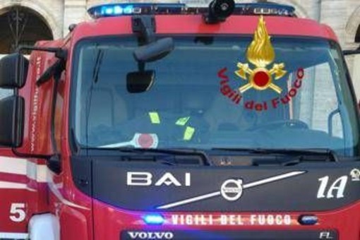 Crolla il solaio di un negozio in via Cola di Rienzo: 4 soccorsi ed estratti da macerie Crolla il solaio di un negozio in via Cola di Rienzo: 4 soccorsi ed estratti da macerie