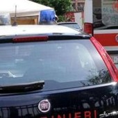 Napoli, 12enne accoltellato al polmone in casa: il padre tenta il suicidio