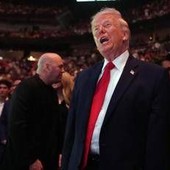 Trump, il nuovo piano: "Blocco subito lo Stretto di Hormuz". Negoziati o attacco? I messaggi all'Iran