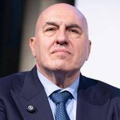 Iran, Crosetto: "Passaggio navi italiane per Bab el-Mandeb senza attendere l'Ue e con la nostra Marina"