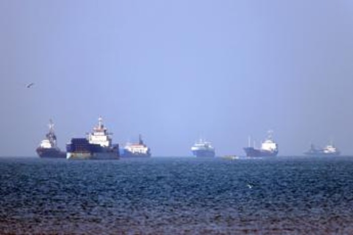Iran, Usa abbattono droni iraniani a Hormuz. Teheran: "Accordo mai così vicino"