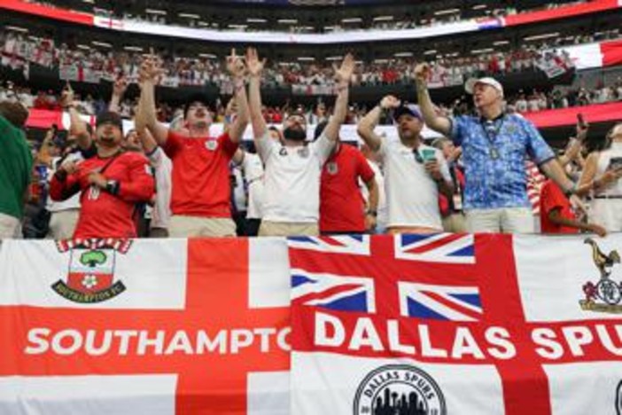 Mondiali, Inghilterra vince e tifosi festeggiano... con gli Oasis