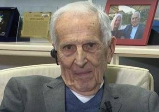 Garattini, la ricetta per vivere a lungo: "Bisogna allenare il cervello. E niente carne"