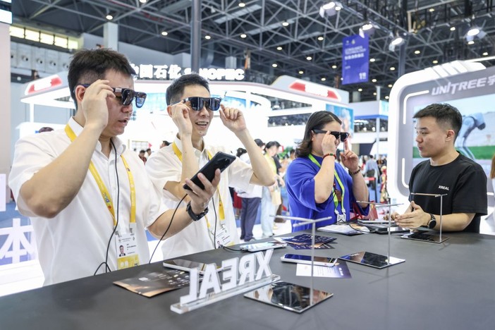 Cina, da servizi e prodotti “smart” nuovo slancio ai consumi Cina, da servizi e prodotti “smart” nuovo slancio ai consumi