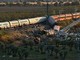 Disastro ferroviario in Spagna, il lutto e le indagini: "Via libera al treno nonostante convoglio fermo sui binari" Disastro ferroviario in Spagna, il lutto e le indagini: "Via libera al treno nonostante convoglio fermo sui binari"