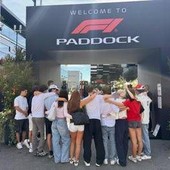 Crans Montana, i ragazzi sopravvissuti alla tragedia di Capodanno ospiti al Gp di Monza