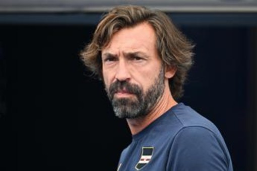 Pirlo bocciato e la bufera per il caso Russia, da Abodi a La Russa: la politica giudica il pallone Pirlo bocciato e la bufera per il caso Russia, da Abodi a La Russa: la politica giudica il pallone