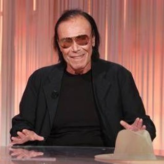 Antonello Venditti, l'omaggio a Mara Venier: &quot;Sei strana per questo mondo&quot;