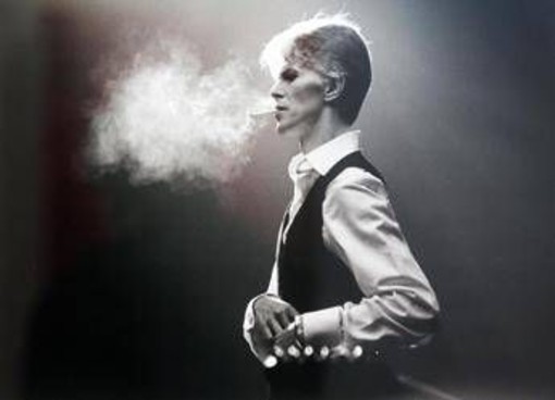 David Bowie 10 anni dopo, due nuove biografie raccontano il 'Duca Bianco' David Bowie 10 anni dopo, due nuove biografie raccontano il 'Duca Bianco'