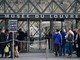 Furto dei gioielli della corona al Louvre, fermati due sospetti Furto dei gioielli della corona al Louvre, fermati due sospetti