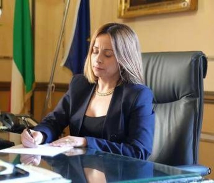 "No al neomelodico che inneggia ai boss", sindaca di Termini Imerese ritira patrocinio a un evento: valanga di commenti positivi sui social "No al neomelodico che inneggia ai boss", sindaca di Termini Imerese ritira patrocinio a un evento: valanga di commenti positivi sui social