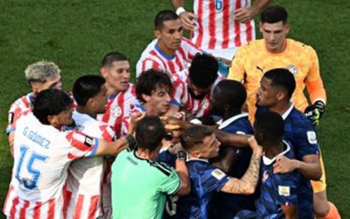 Paraguay-Francia, rissa in campo e Mbappé chiede un rosso Paraguay-Francia, rissa in campo e Mbappé chiede un rosso