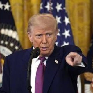 Iran, Trump chiede una coalizione: "Altri paesi mandino navi per aprire lo Stretto di Hormuz"