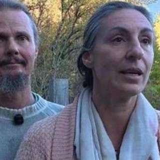 Famiglia nel bosco, "i bambini non sanno leggere": parla la tutrice Famiglia nel bosco, "i bambini non sanno leggere": parla la tutrice