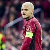 Mauro Icardi, patente sospesa fino al 2099 in Argentina. Lui attacca: "Pensate a sistemare le strade"