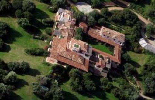 Da Villa Certosa di Berlusconi alle torri per ultra-rich: lo shopping del Qatar in Italia