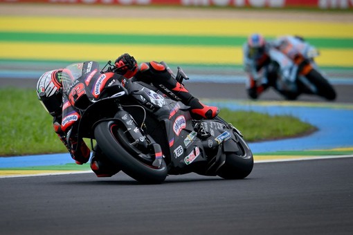 Bezzecchi trionfa in MotoGP in Brasile, doppietta Aprilia